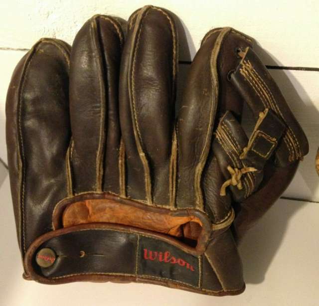 Wilson A2080 Back