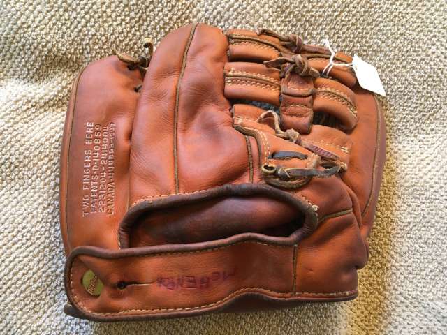 Wilson A2170 Ball Hawk 3 Back