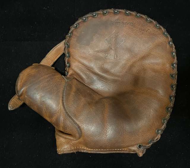 Winchester 2101 Buckle Web Basemitt Front