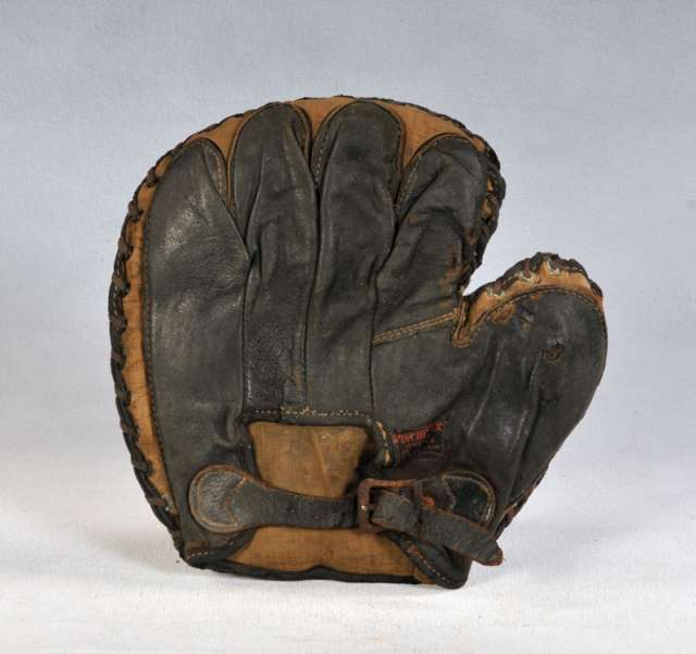 Winchester Black Basemitt Back