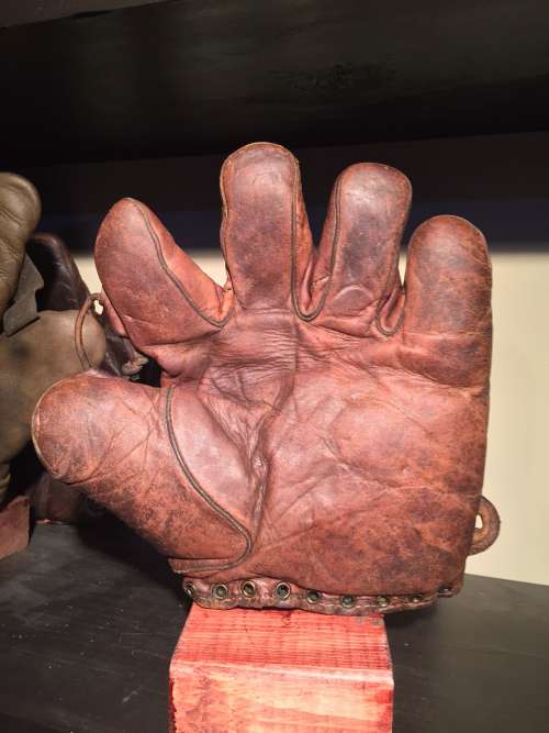 Winchester Single Tunnel Loop Front