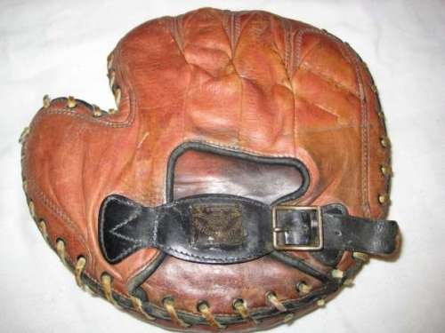 Bill Rariden Victor, Wright & Ditson CTR Catchers Mitt Back