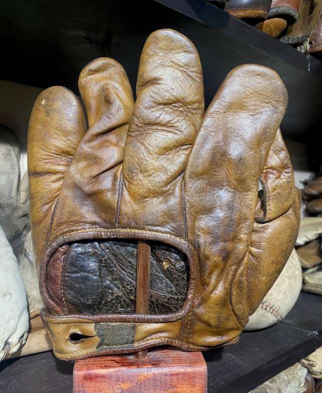 Victor, Wright & Ditson 1 Inch Web Back