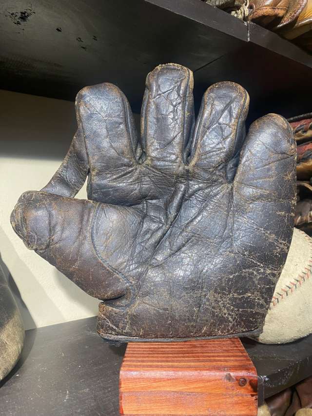 Victor, Wright & Ditson 1 Inch Web Front