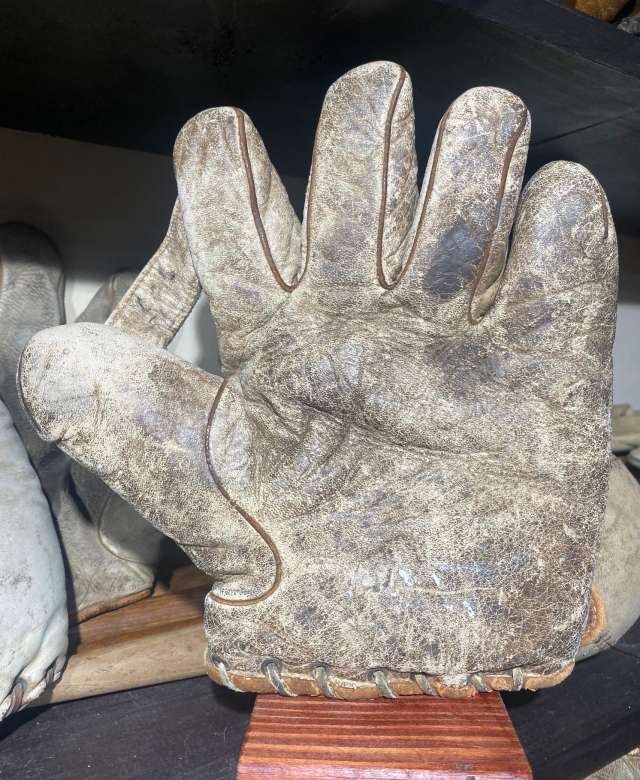 Victor, Wright & Ditson 1 Inch Web White Front