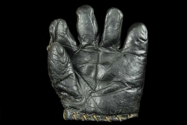 Victor, Wright & Ditson Black Front