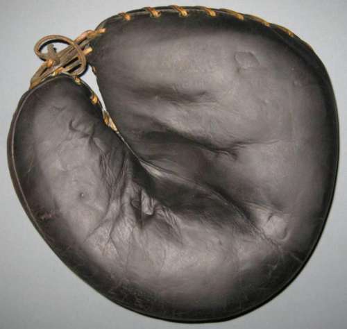 Victor, Wright & Ditson Catchers Mitt Black Front
