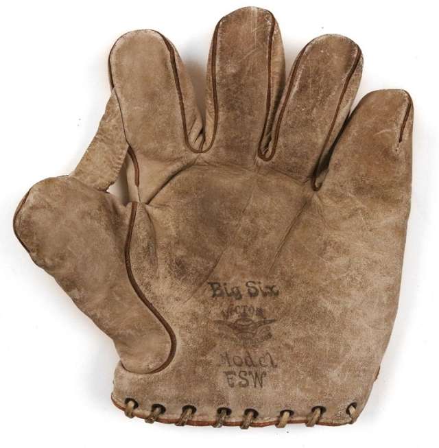 Victor, Wright & Ditson FSW Big Six Model Front